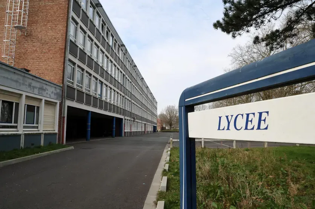 Portable interdit au lycée en 2026 : Quels impacts pour la rentrée ?